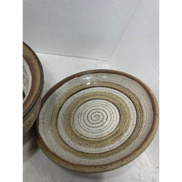 Hobbiest Covered Pottery Dish  6" wide 3" high 5" to top of cover when on Brown/ - Picture 6 of 10